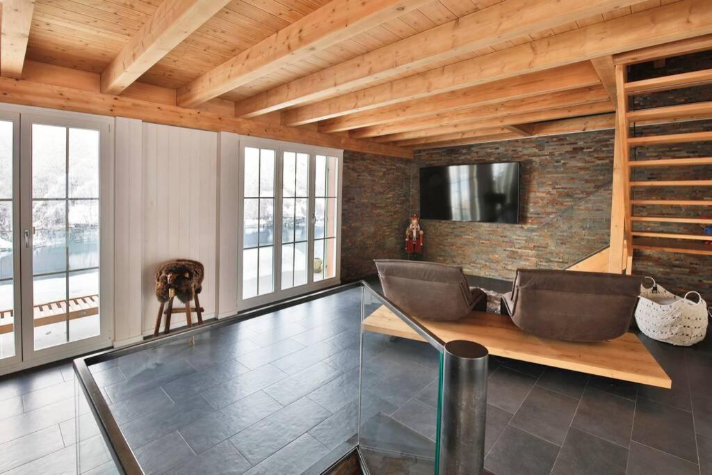 Exklusives Chalet Mit Traumhafter See- Und Bergsicht Seelisberg Zewnętrze zdjęcie